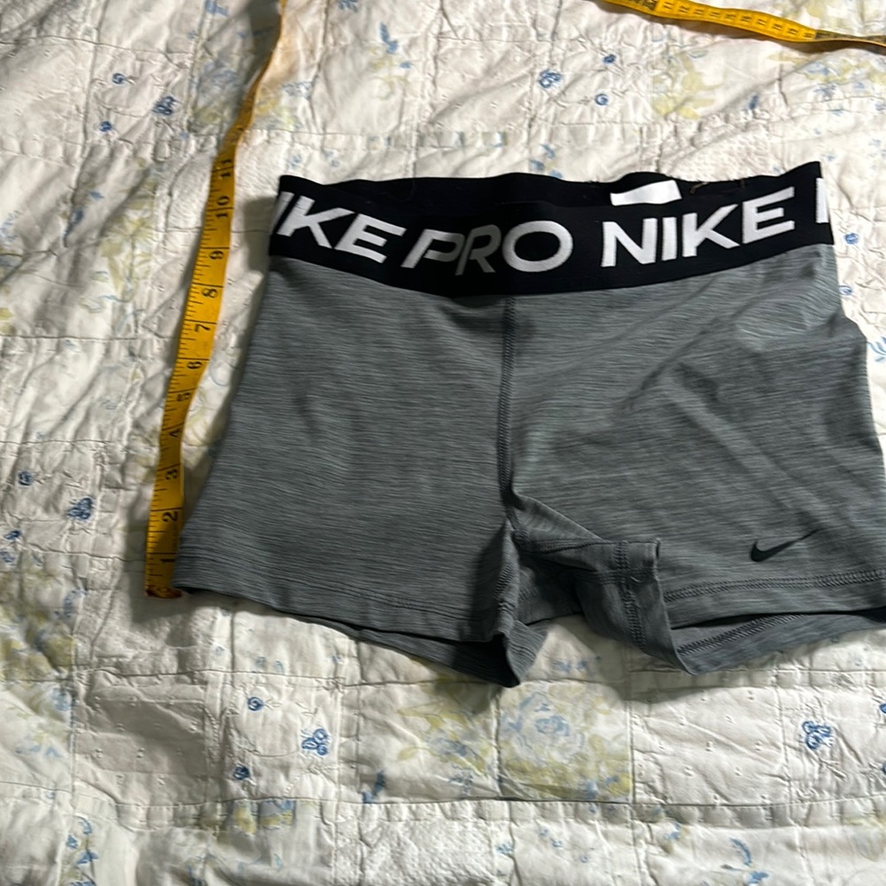 Nike Pro Heathered Gray Training Shorts M